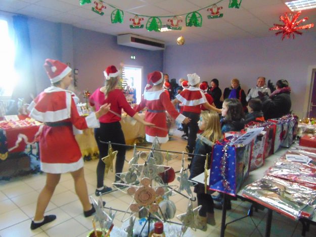 Défilé marché de Noël de Louzy