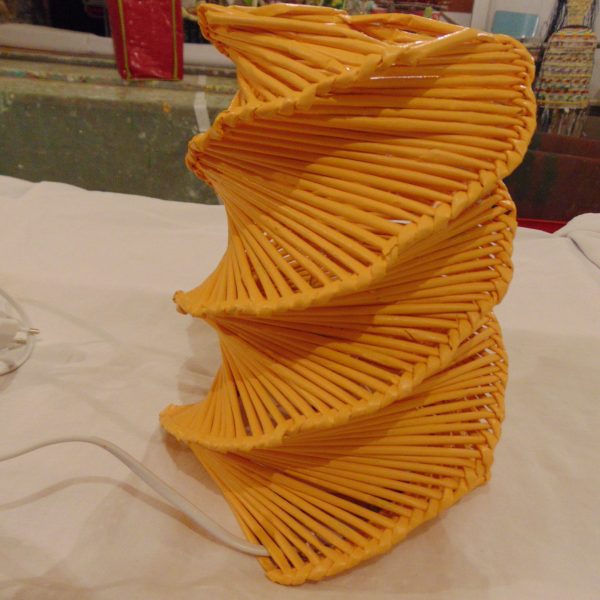 lampe en papier journal orange lampe en papier journal orange