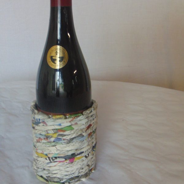 Porte Bouteille en journal brut
