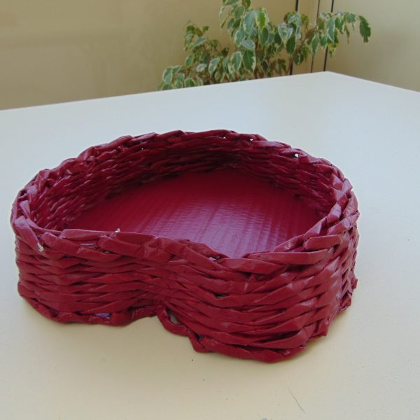 panier à doudou rose foncé réalisé en Eco Vannerie