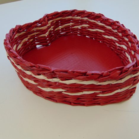 panier à doudou en papier journal