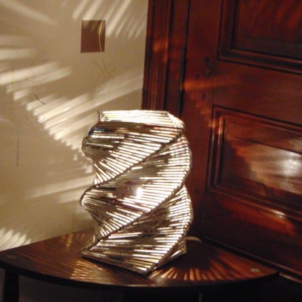 lampe en papier journal brut lampe en papier journal brut