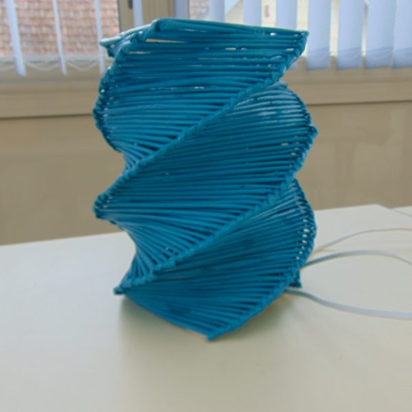 panier-12 Lampe Bleu issue de l' Eco Vannerie