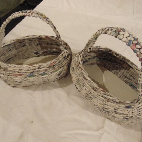 Panier "Mami Coco" en papier journal