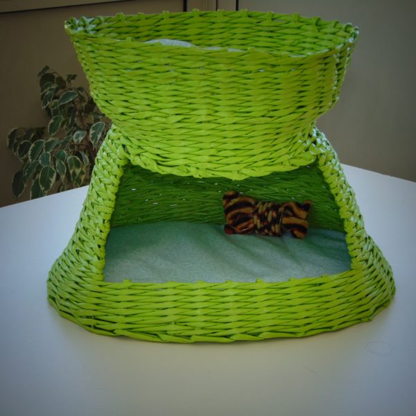 panier à chat en papier journal