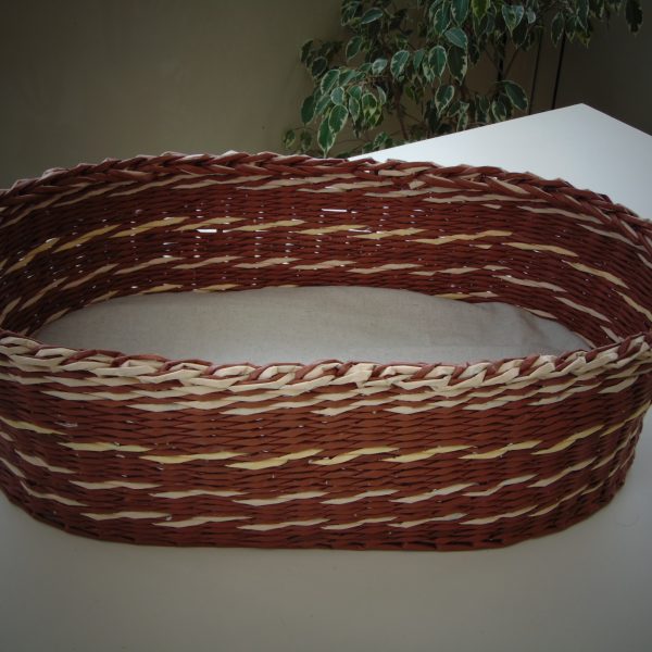 panière à chien en papier journal vue de l’intièrieur panière à chien en papier journal vue de l'intièrieur