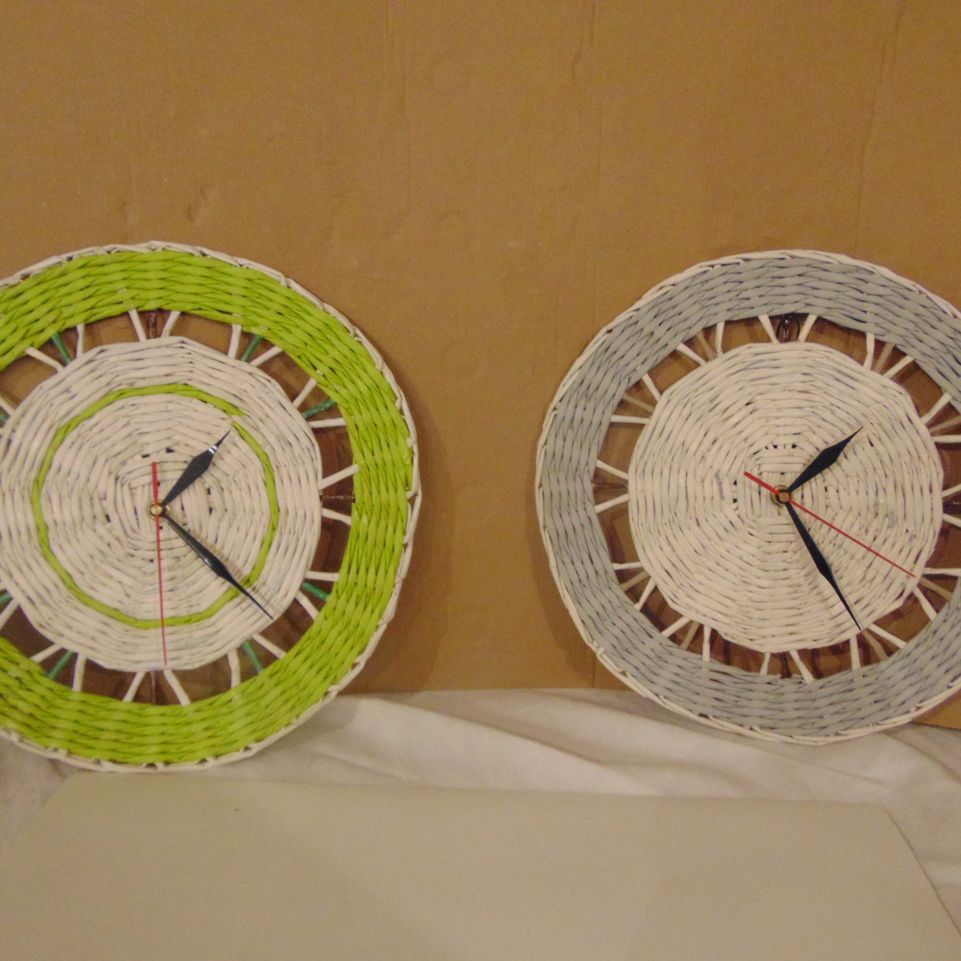 Duo Horloge papier jounal