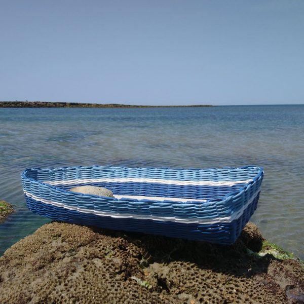 barque eco vannerie bleu ciel blanc et bleu marine