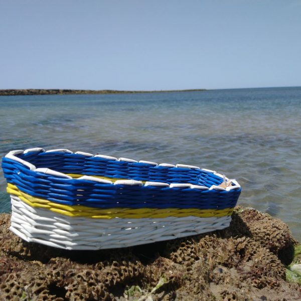 barque papier journal jaune bleu blanc