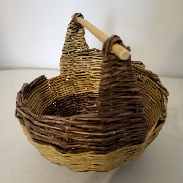 panier rond bois et brun