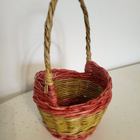 panier papier journal bois rouge